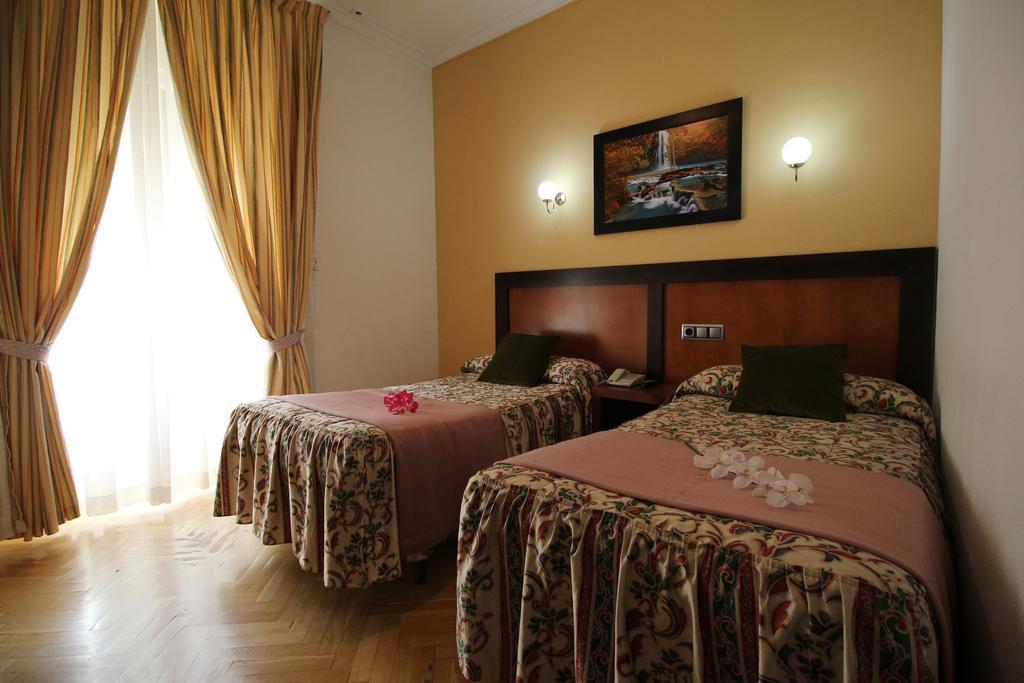 Hostal Greco Gran Via Madrid Exterior photo