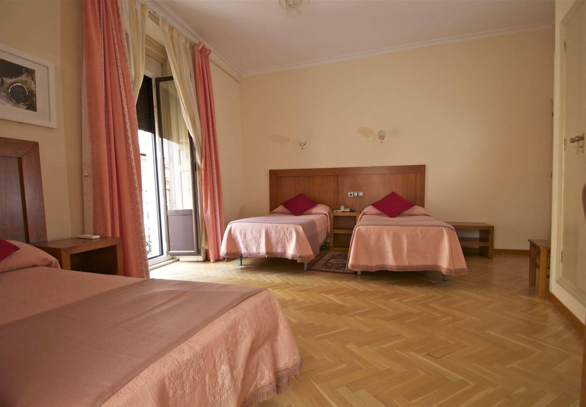 Hostal Greco Gran Via Madrid Exterior photo