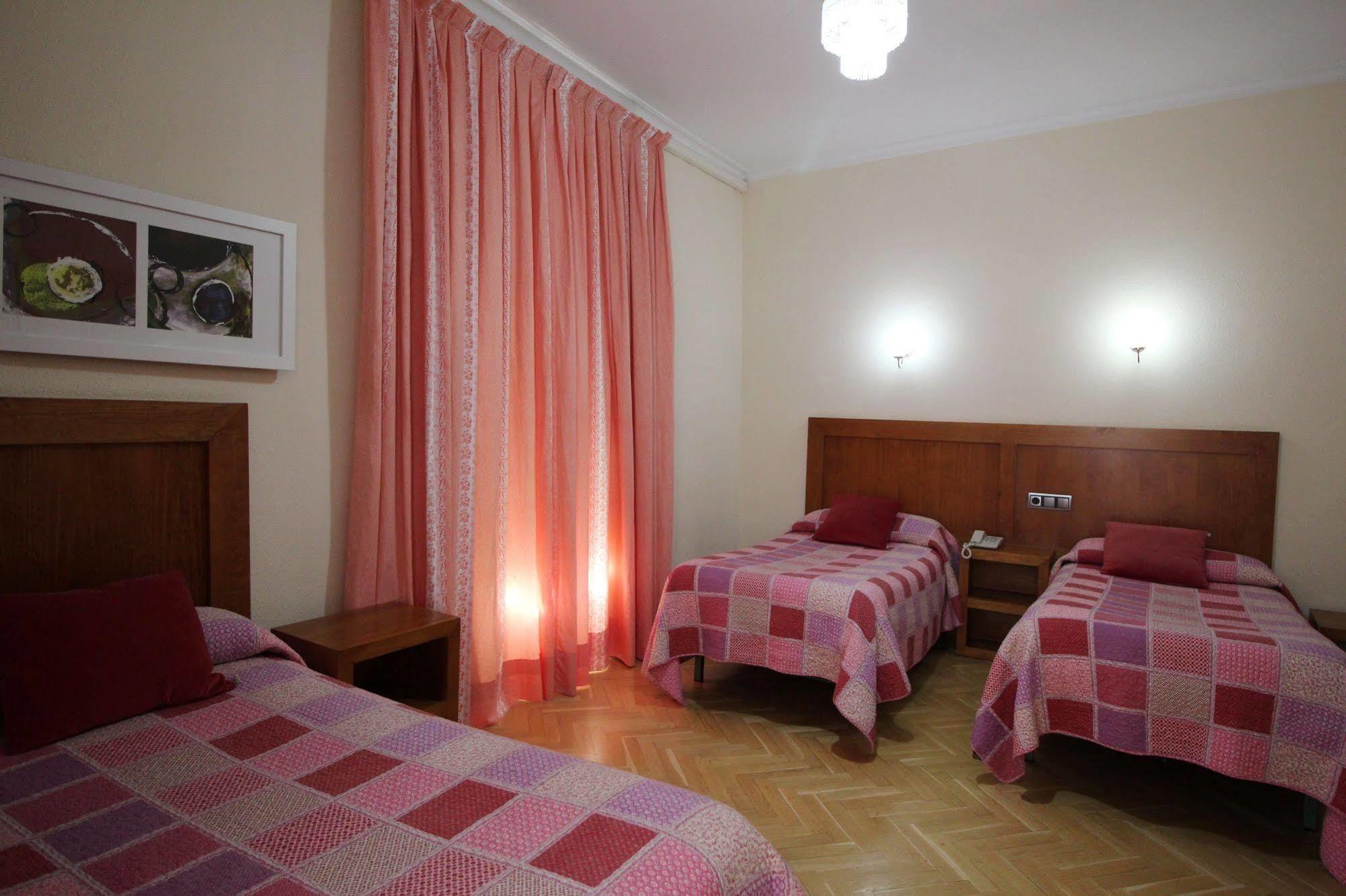 Hostal Greco Gran Via Madrid Exterior photo