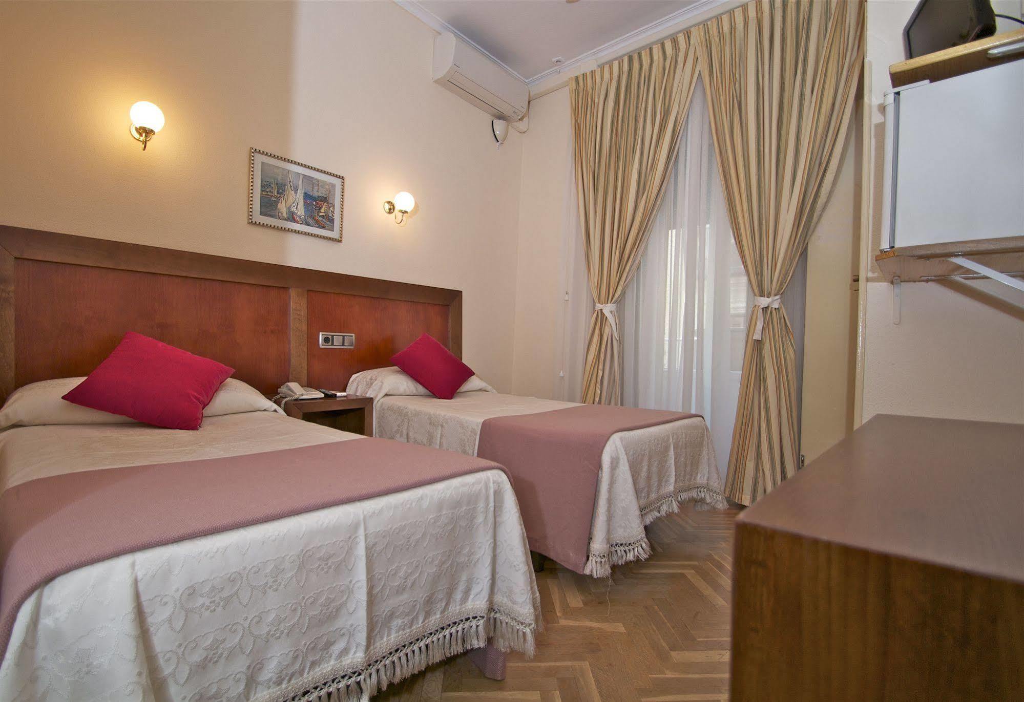Hostal Greco Gran Via Madrid Exterior photo